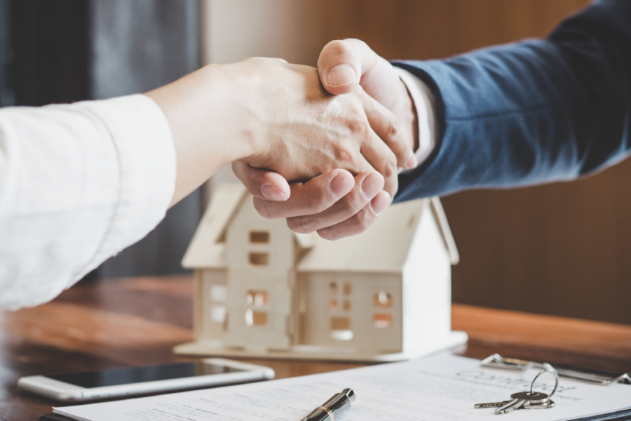 role of a lawyer in real estate transactions